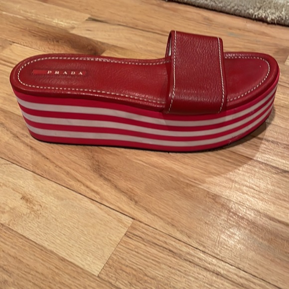 Prada wedge sandals like new size 39 (9) - Picture 3 of 4